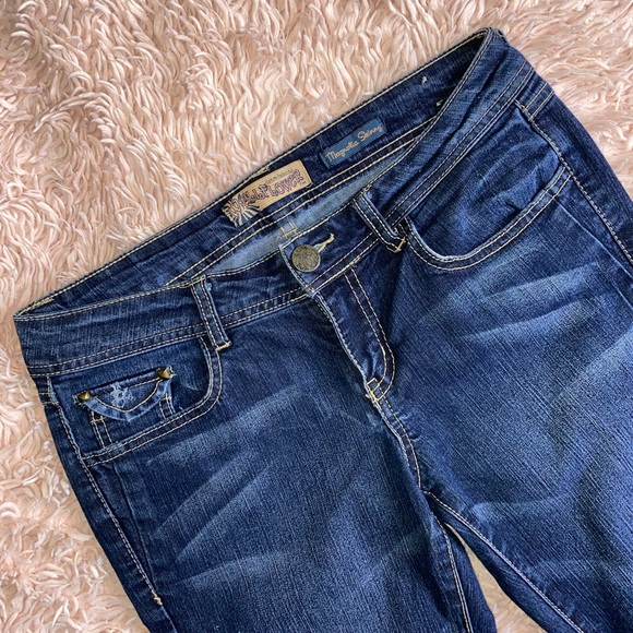 DISTRESSED BLUE DENIM SKINNY JEANS W/ RUCHED ANKLES · SIZE 9, FITS M - Picture 7 of 9